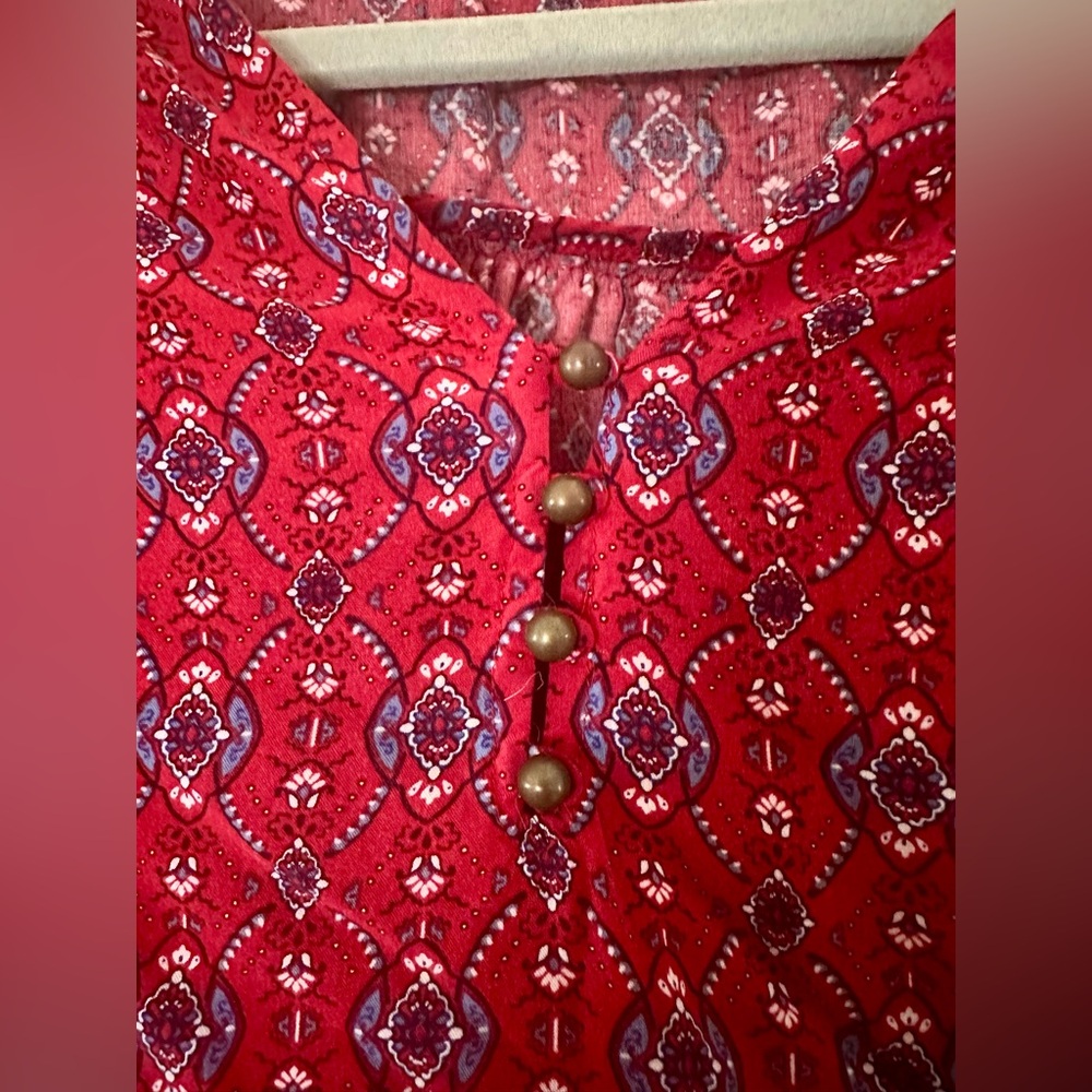 Red Patterned Women's Top - Picture 4 of 6